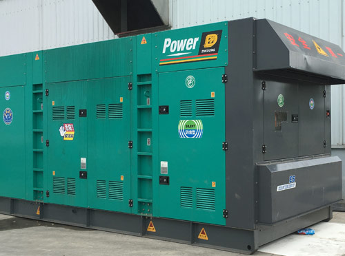 肃北升级发电机组的过程中需要注意哪些安全事项？