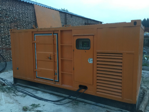 肃北发电机组长期使用中，电缆线的敷设路径有哪些要求？